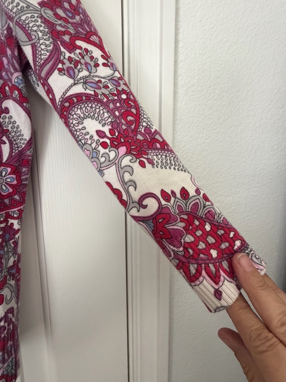Ann Taylor White & Raspberry Paisley Button-Front Top - Picture 4 of 7